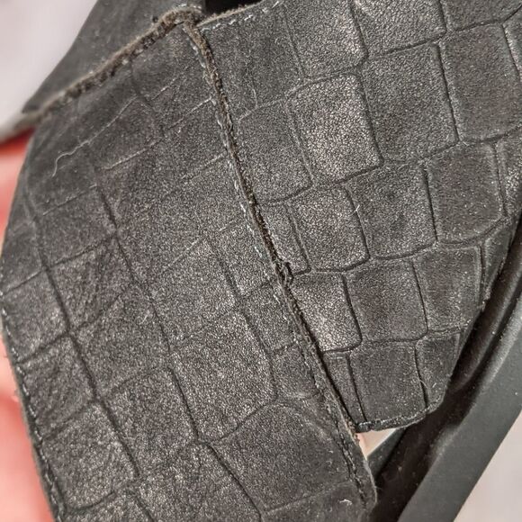 Logo by Lori Goldstein 'Jill' Leather Sandals - Picture 9 of 10